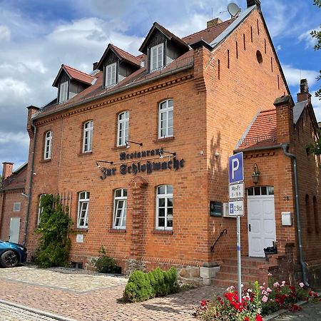 Appartments Zur Schlosswache Delitzsch Dış mekan fotoğraf
